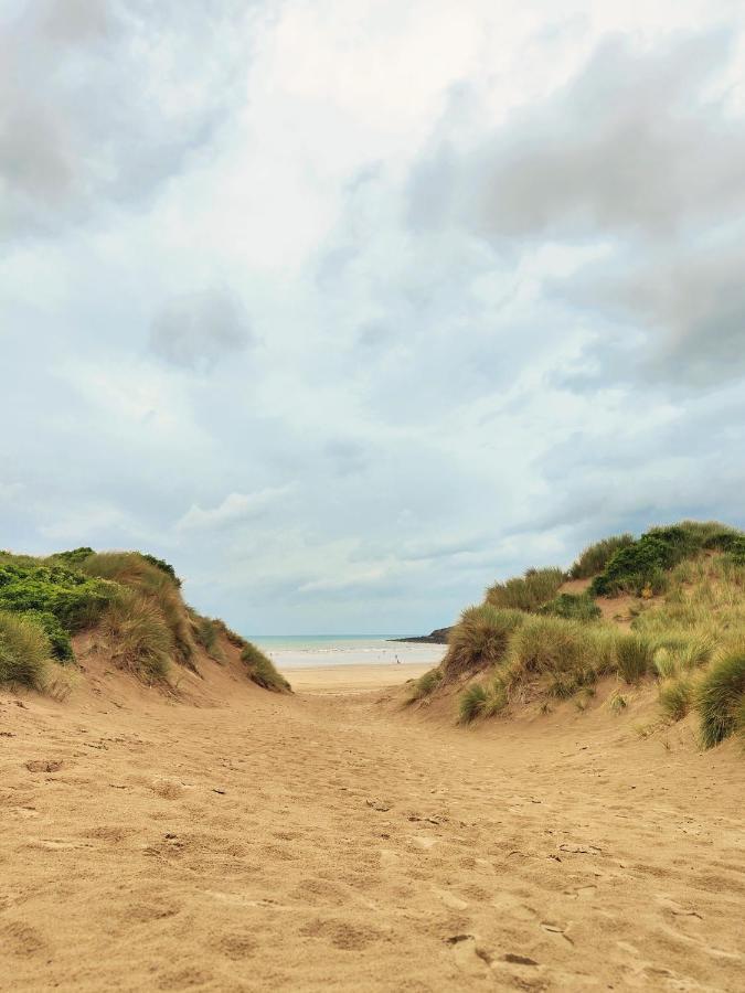 Byron - Luxury Self-Catering Coastal Apartment At The Heart Of Woolacombe With Heated Indoor Pool & Gym - 4 Minutes Walk To Beach! 6 Middlecombe Екстериор снимка