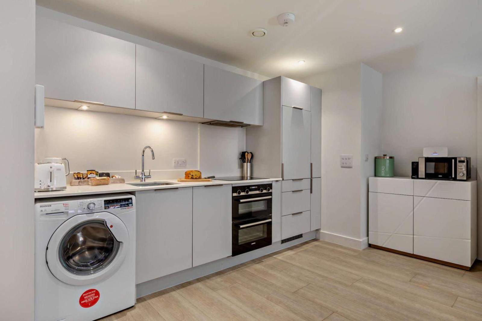 Byron - Luxury Self-Catering Coastal Apartment At The Heart Of Woolacombe With Heated Indoor Pool & Gym - 4 Minutes Walk To Beach! 6 Middlecombe Екстериор снимка
